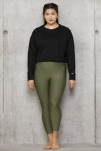 Load image into Gallery viewer, Fierce Pullover - Black