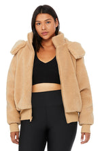Load image into Gallery viewer, Foxy Sherpa Jacket - Camel