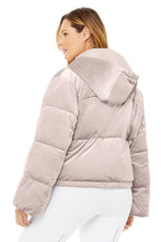 Load image into Gallery viewer, Velvet Puffer