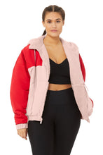Load image into Gallery viewer, Duality Reversible Sherpa Jacket - Pale Mauve/Scarlet