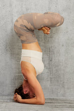 Load image into Gallery viewer, High-Waist Camo Vapor Legging - Putty Camouflage