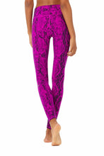 Load image into Gallery viewer, High-Waist Snakeskin Vapor Legging