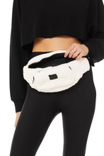 Load image into Gallery viewer, Drift Sherpa Fanny Pack
