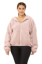 Load image into Gallery viewer, Duality Reversible Sherpa Jacket - Pale Mauve/Scarlet
