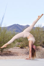 Load image into Gallery viewer, 7/8 High-Waist Airbrush Legging
