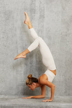 Load image into Gallery viewer, 7/8 High-Waist Alosoft Lounge Legging

