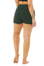 Load image into Gallery viewer, Avenue Sweat Short - Forest
